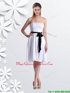 2016 Elegant Empire Strapless Ruched and Be-ribboned White Dama Dress in Chiffon