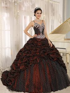 Special Fabric Pick-ups Spaghetti Straps Appliques Quinceanera Gowns