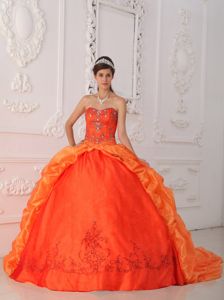 2013 Beaded and Appliqued Orange Red Sweetheart Quinceanera Dress with Train