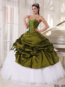 Olive Green and White Appliqued Sweetheart Quince Dresses with Pick-ups