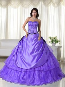 Purple Strapless Floor-length Beaded Quinceanera Gown Dresses in Ituzaingo