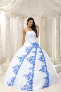 Embroidery Strapless White Beaded Quinces Dresses in Oranienburg