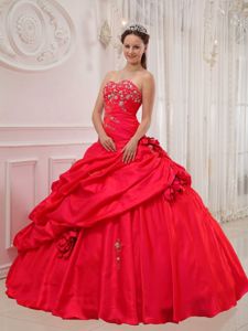 Sweetheart Red Pick-ups Taffeta Quinceanera Dress with Appliques